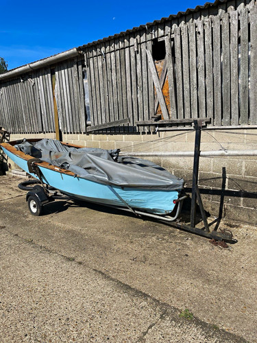 Light blue enterprise sailing - light,