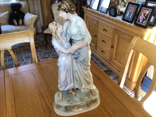 Royal dux figurine - royal,