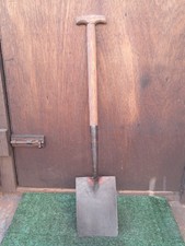 Vintage Garden Spade Elwell