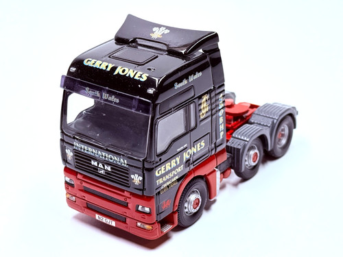 Corgi man tractor unit model - unit,