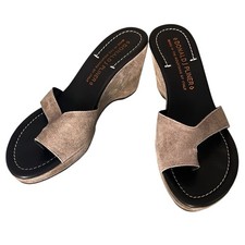 Donald Pliner Wedge Sandals Size 6 M Metallic Suede Toe Loop