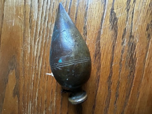 Decorated brass plumb - plumb, 18th