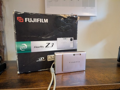 Fujifilm digital camera - digital,