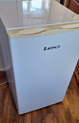 Lec under counter fridge model - counter,