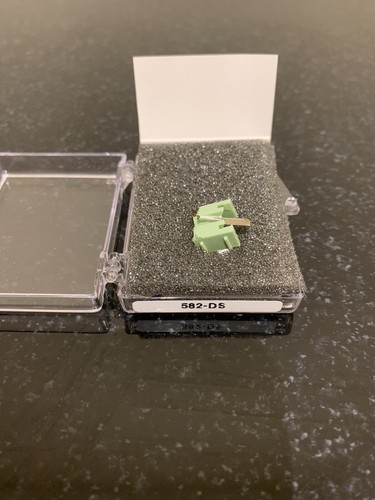 Record player diamond stylus - diamond,
