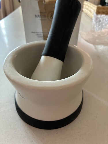 Pestle and mortar ceramic - and,