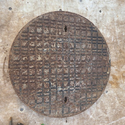 Round cast iron manhole - round,