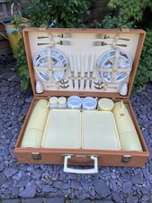 Brexton Picnic Case Vintage 1950s 34 Piece Set 4 Person Complete Original