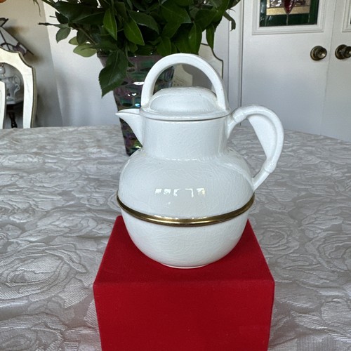 Vintage crown ducal golden - crown,