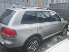 VW TOUAREG BREAKING SILVER