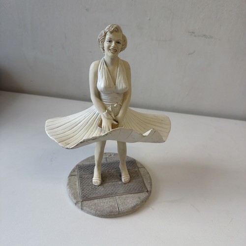 Marilyn monroe figure the - figure, by