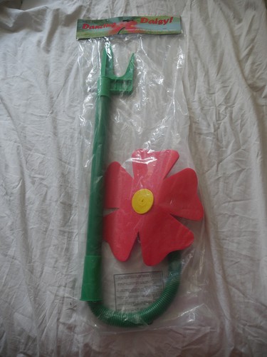 Crazy daisy flower sprinkler - crazy,