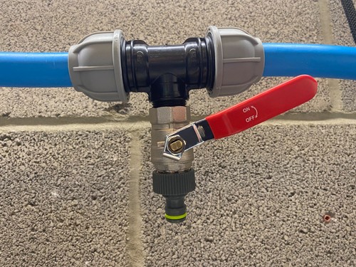 Mdpe water pipe tee off - mdpe,