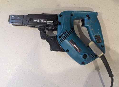 Makita 6833 auto feed - auto,