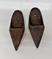 2x cast iron pointed hollow