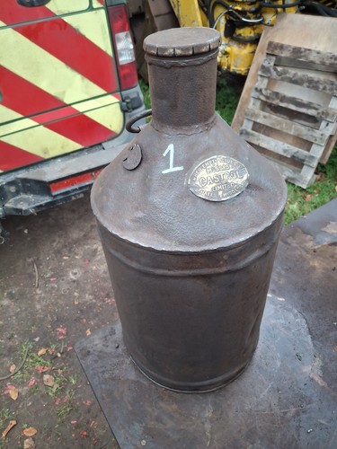 Old vintage castrol - castrol, wakefield