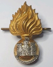 Royal Inniskilling Fusiliers Cap Badge. Bimetal badge. 38mm x 20.5mm. Right Flag