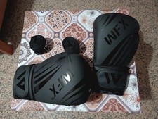 Guanti Pugilato, Muay Thay o Kickboxing da 16 oz con Bendaggi da 3,5m