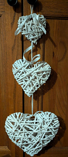 White wicker heart wall - white,