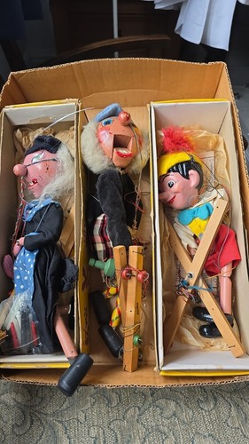 Restoration lot puppets - puppets,