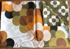 Retro Stripe & Petal Flower