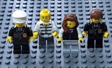 Lego City Minifigures Set Police Officers Chief & Handcuffed Bank Robber 