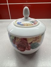 Cloverleaf  Pot With Lid