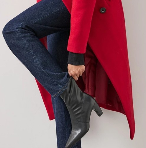 Very black sock boot size - by,