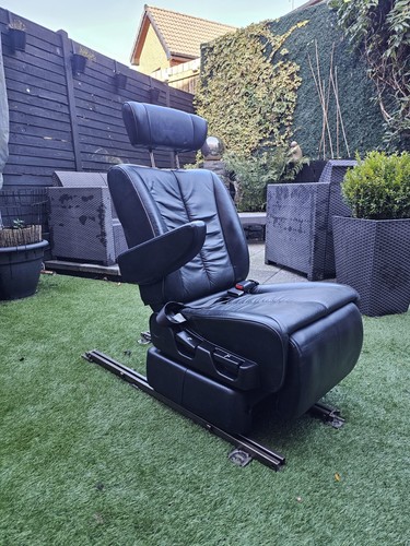Universal swivel seat - universal,