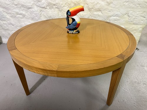Mid century modern - style, round