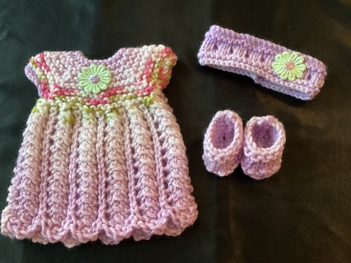 Hand knitted dolls clothes - , to