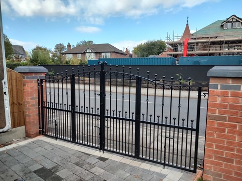 Arched folding gate - arched, metal
