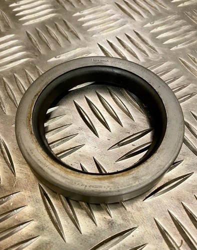 8 metal cased - 2"x2.11/16"x3/8",