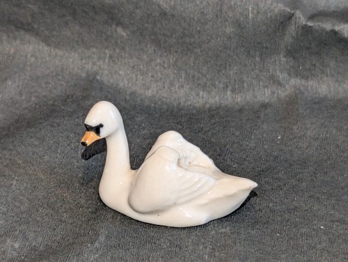 Vintage wade whimsie swan - vintage, a