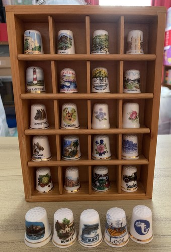 Vintage thimble display - vintage, case