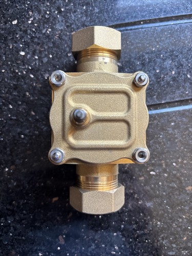 Honeywell port 22mm diverted - 22mm,