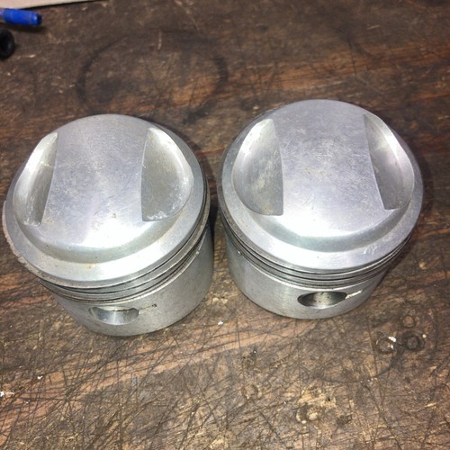 Triumph pistons with - pistons,