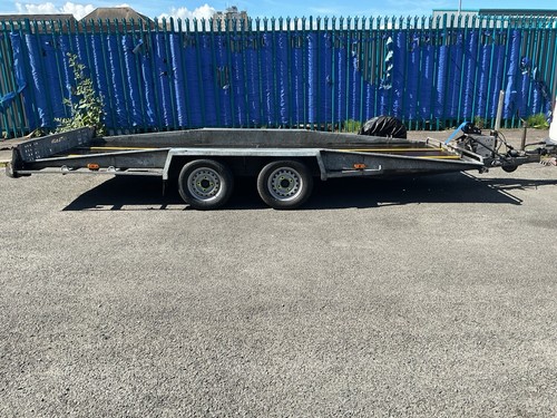 Bateson car transporter - car,