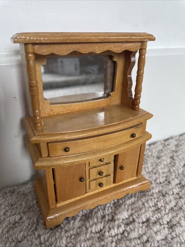 Scale wooden dolls house - 1/12,