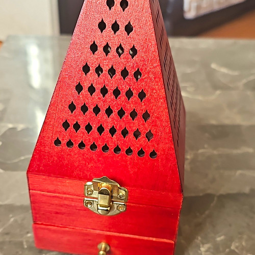 Red wooden mechanical pyramid - red,