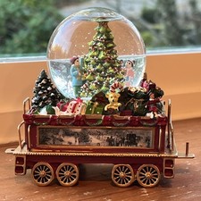 Thomas Kinkade Wonderland Express Mini Snowglobe Train Deck the Halls with COA