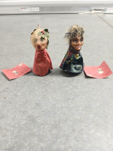 Rare 2003 drag queen finger - rare,