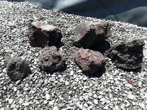 Lot aquarium fish rocks