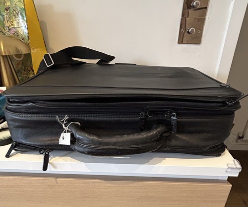 Black targus leather laptop - black,