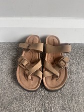 Women’s Size 5 Romika Beige