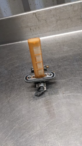 Suzuki gsx750et fuel tap - gsx750et,