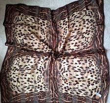 OSCAR DE LA RENTA scarf 100% SILK lovely ANIMAL brown size 88x88cm