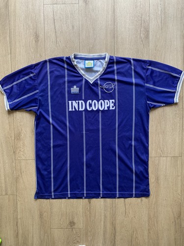 Leicester city football shirt - city,