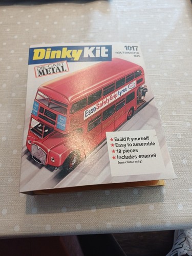 Dinky 1017 routemaster bus - 1017,