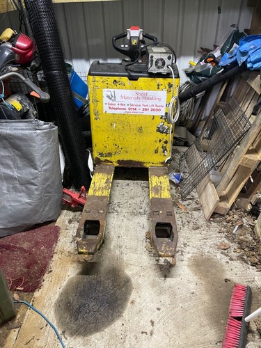 Electric pallet truck - , hyster